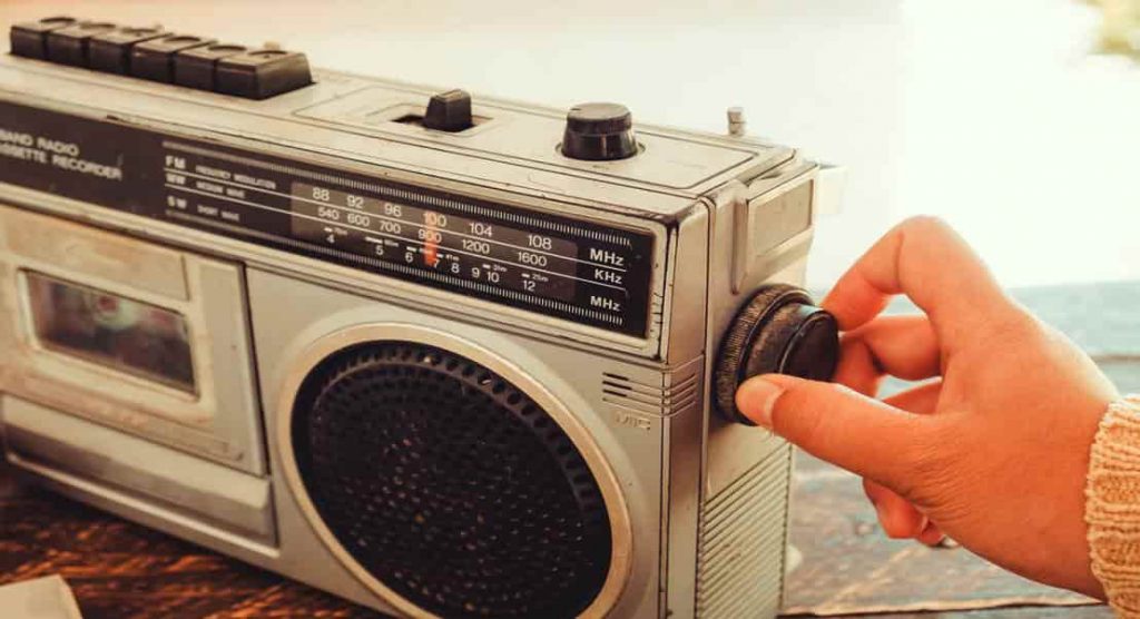 radio como medio de comunicacion masiva